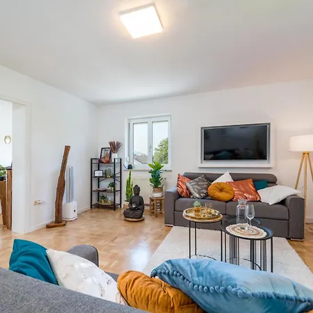 Og2 Rechts 3-zimmer Mit Balkon 15min Bis Salzburg Apartmán *